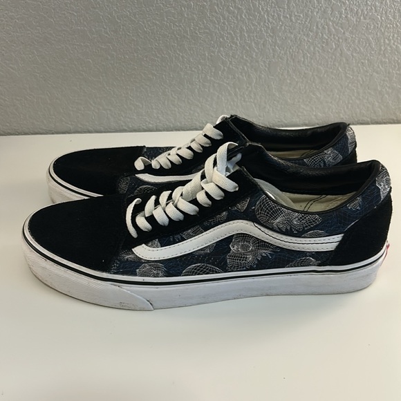 Vans Men's Old Skool Skulls Wireframe Suede Skateboard Sneakers Size 9.5 - Picture 3 of 8